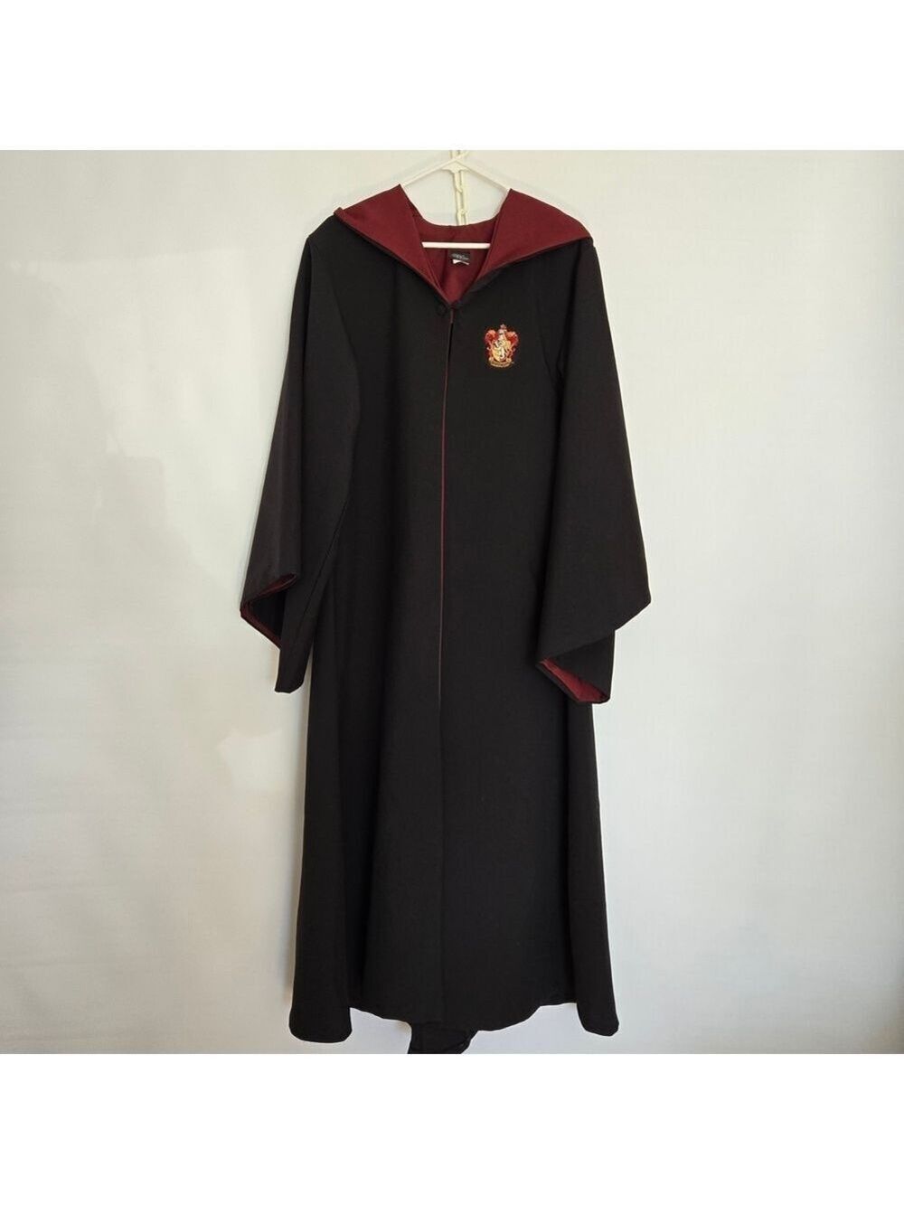 HARRY POTTER GRYFFINDOR ADULT HOODED ROBE BLACK MAROON/BURGUNDY SMALL - Picture 2 of 16